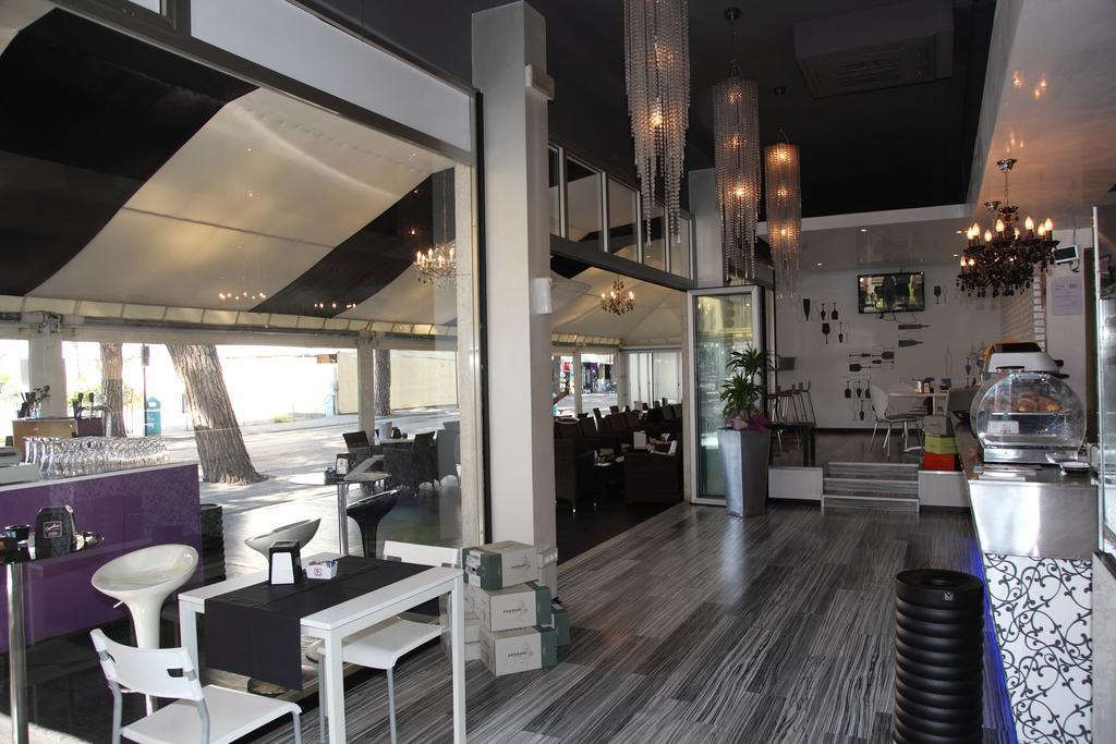 Pigalle Hotel